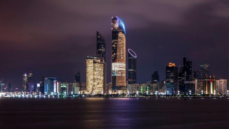 Le aziende di Abu Dhabi lanciano un fondo di investimento per tokenizzare gli ETF sui buoni del tesoro statunitensi