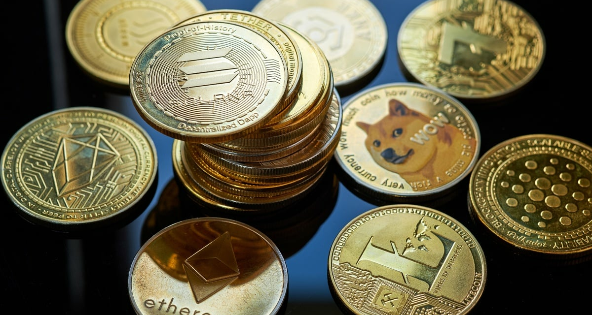 Altcoin Boom on the Horizon? Stellar, Sui, Mantra, and Dogecoin Light Up With Triple-Digit Gains