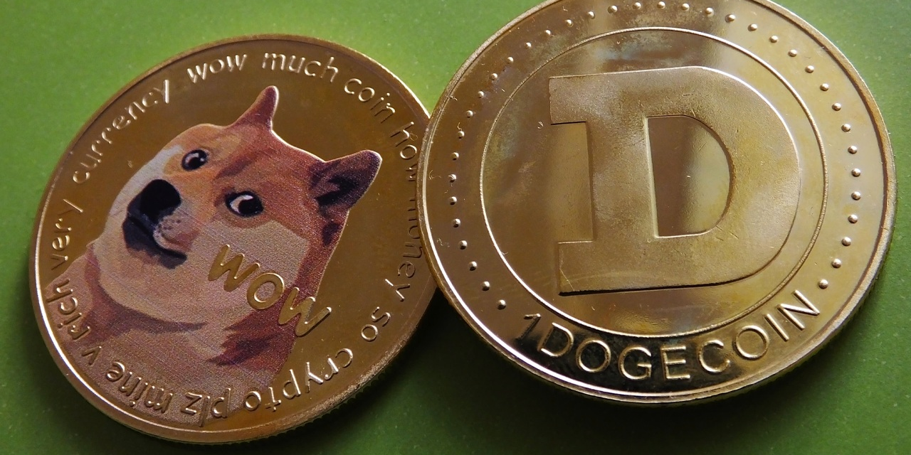 DOGE приближается к 50 центам, поскольку мем-монеты доминируют