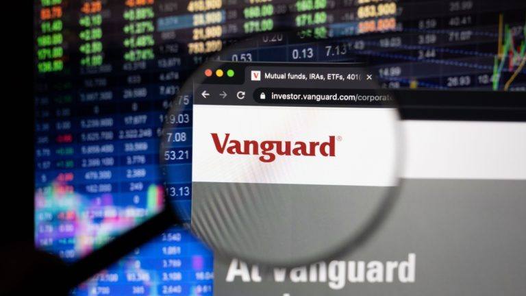 Vanguard усиливает свою позицию против биткоина: слабый, не имеющий внутренней ценности