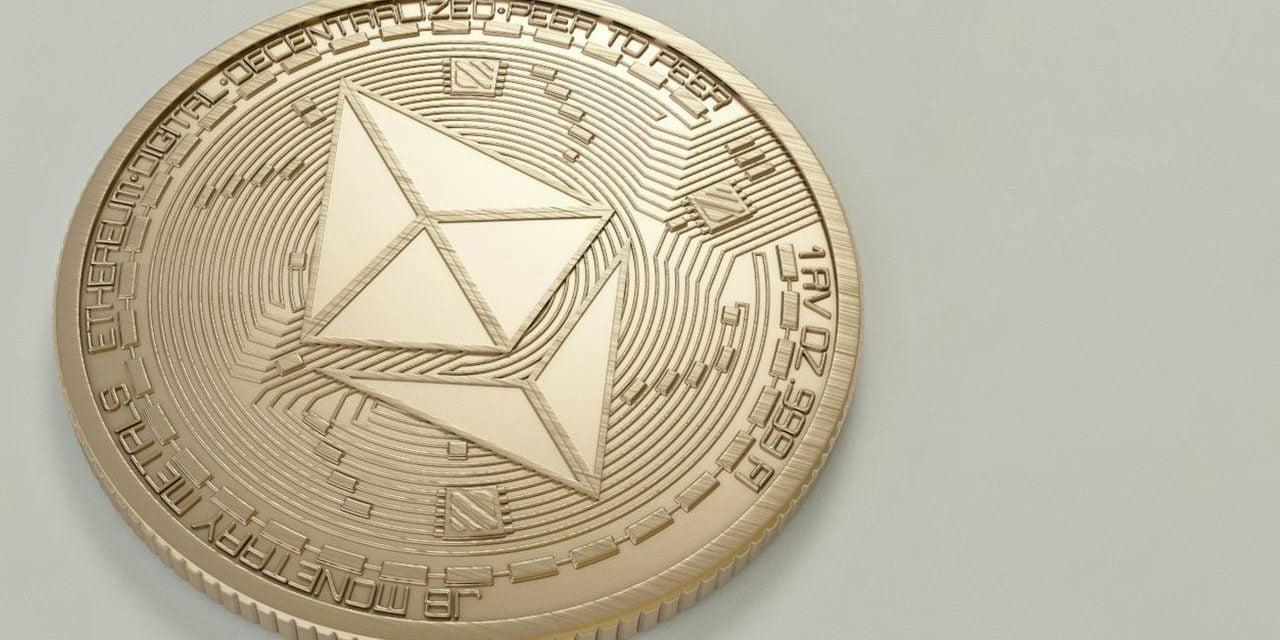 Борьба Ethereum за $4000: скромный рост на фоне славы Bitcoin в $100 тыс.